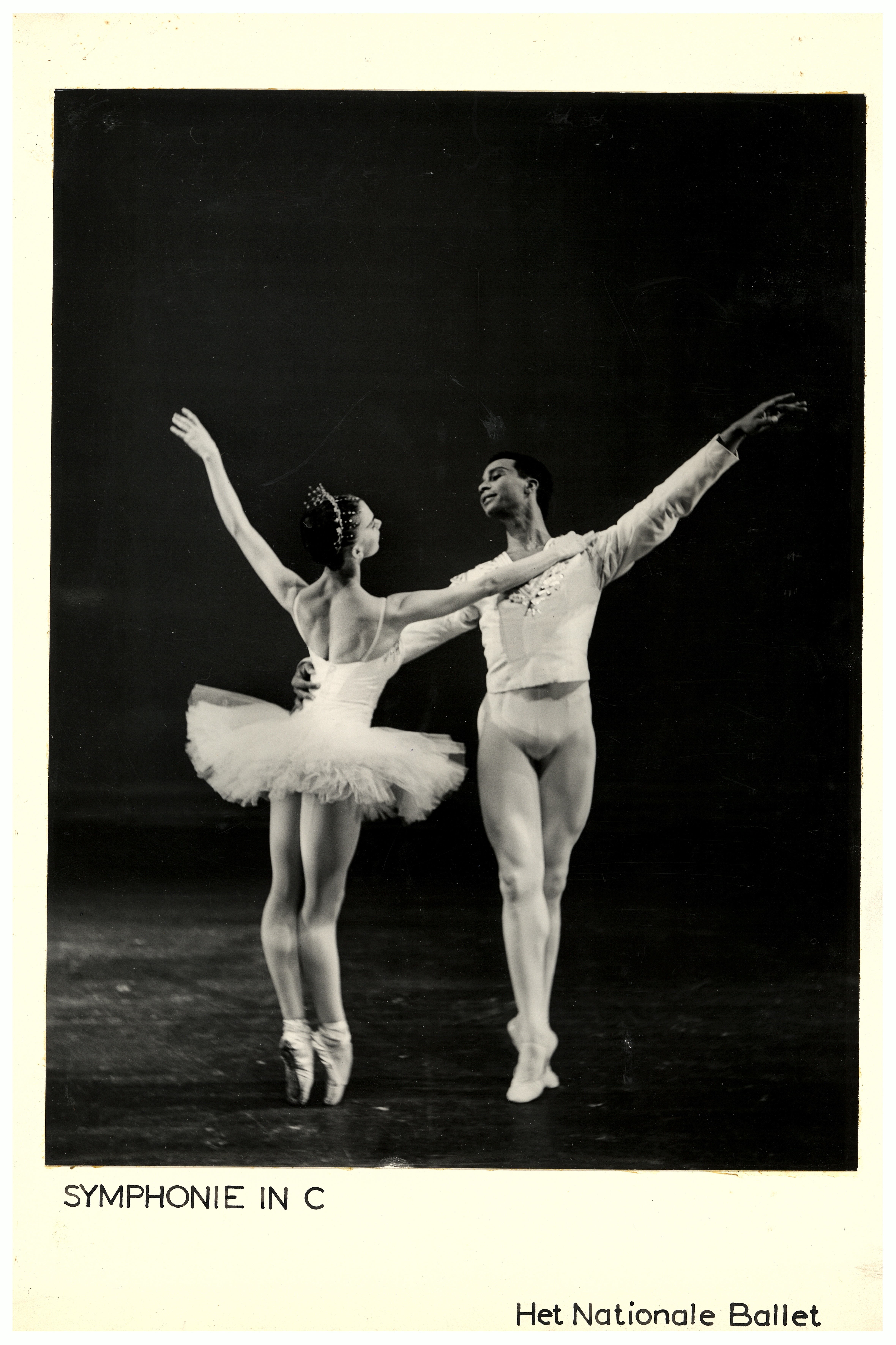 Men in Tights and Tutus: The Decadence of the Sun King's Male Ballets